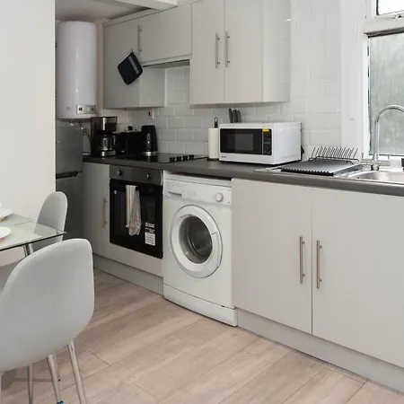 Modern 1br Haven