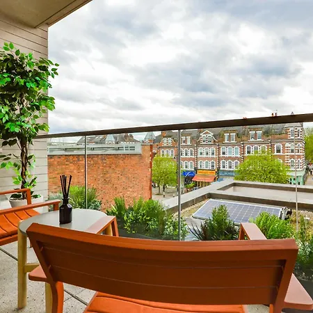 Haverstock Hill Serviced By Concept * Londen
