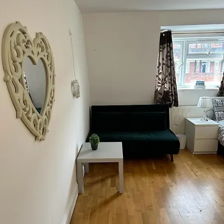 Cozy In Whitechapel! Homestay *