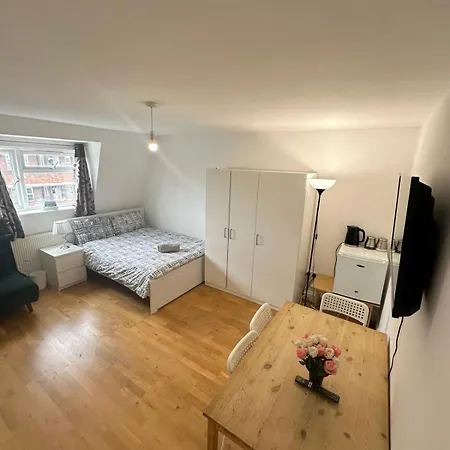 Homestay Cozy In Whitechapel!
