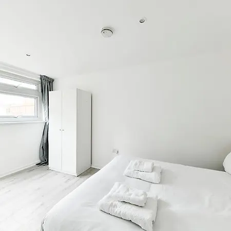 The Elden No2 Fairway Hosting Apartment *