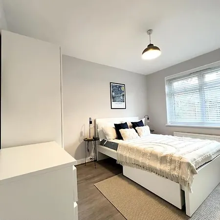 Artlounge-2 Bed Garden Free Parking Apartment *