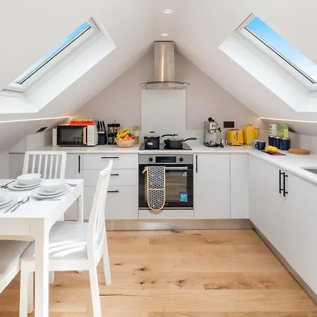 Stylish One Bedroom Flat Near Kingsbury Station Apartment Harrow