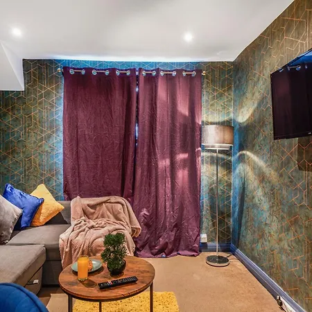 Apartment Newly Renovated Flat In London W/free Parking Hendon