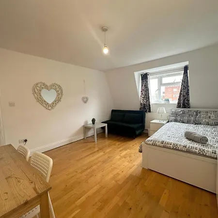 Cozy In Whitechapel! Homestay
