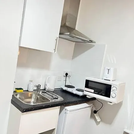 Charming Flat In * Ealing