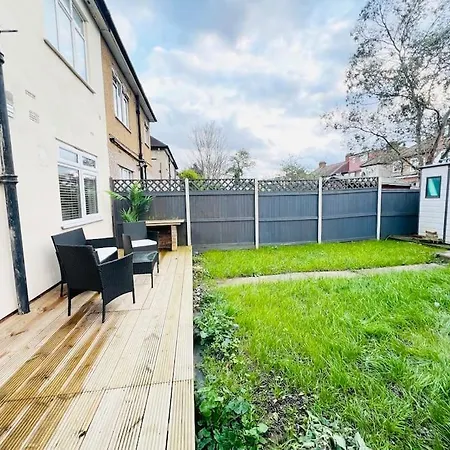 Artlounge-2 Bed Garden Free Parking Apartment *