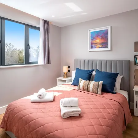 Stylish One Bedroom Flat Near Kingsbury Station Apartment Harrow