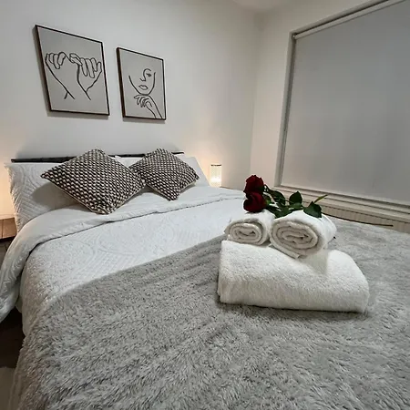 Charm: Spacious 3-bed With Garden Oasis London