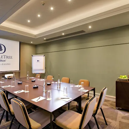 Hotel Doubletree By Hilton Ealing 4*