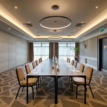 Doubletree By Hilton Ealing