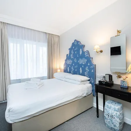 Americana Hotel 3*