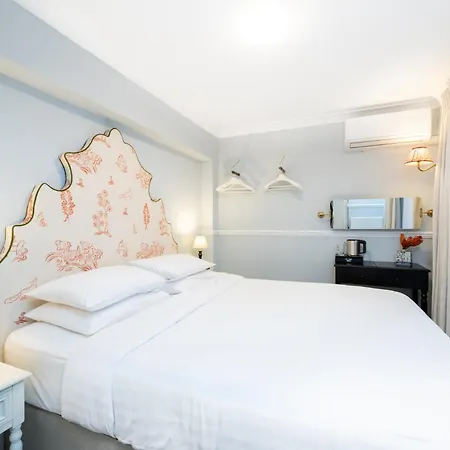 Americana Hotel