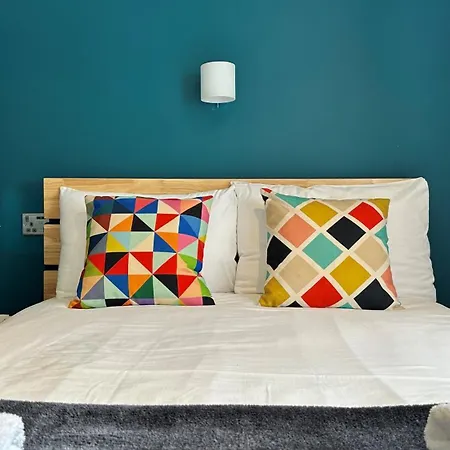 Smart Hyde Park View Hostel