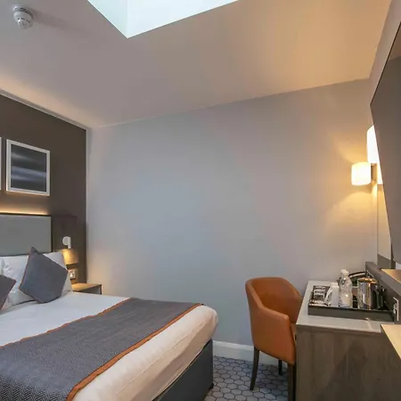 Western Vauxhall Hotel 4*