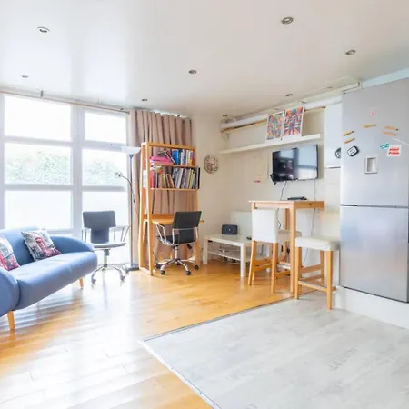 Spacious Studio In Kennington *