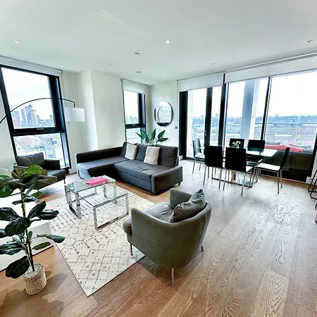 Apartment 3 Bedroom Penthouse With Private Terrace, Battersea, Nine Elms
