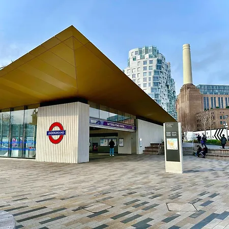 3 Bedroom Penthouse With Private Terrace, Battersea, Nine Elms Apartment London