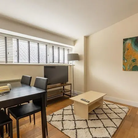 Apartment Modern 1 Bed Attic In Brixton *