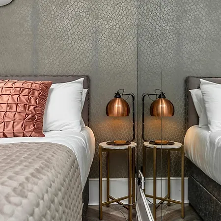 Holiday home Secret Kensington Garden Mews: Spacious 2-bedroom House With Private Patio
