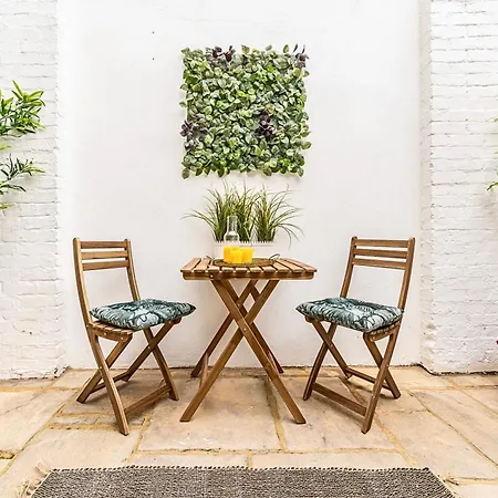 Holiday home Secret Kensington Garden Mews: Spacious 2-bedroom House With Private Patio London