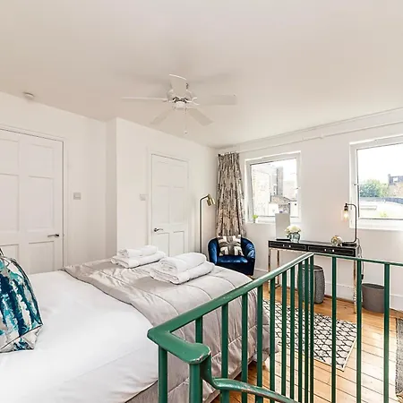 The Secret Kensington Garden Mews-2 Bedroom Full House-2 Train Lines- Spacious-kings Road- Harrods -chelsea Stadium-private Small Patio Сasa de vacaciones