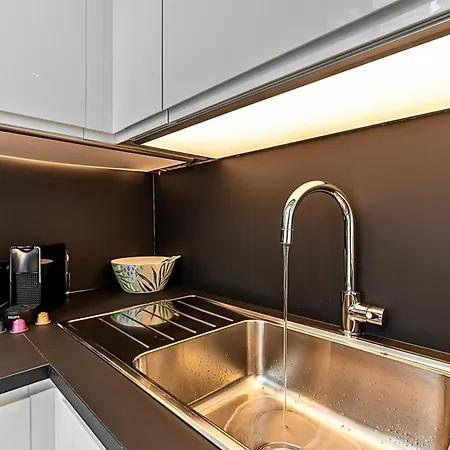 Holiday home Secret Kensington Garden Mews: Spacious 2-bedroom House With Private Patio *