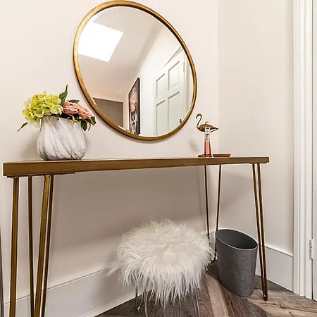 Secret Kensington Garden Mews: Spacious 2-bedroom House With Private Patio Holiday home *