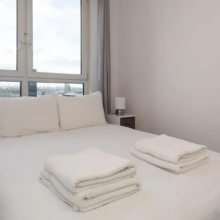 Apartment 3 Bedroom Old Street - Amazing Views *