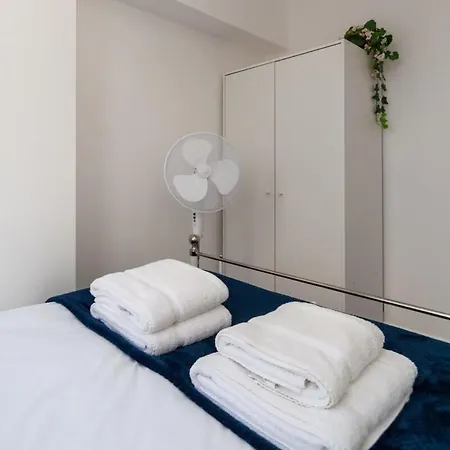Apartment 3 Bedroom Old Street - Amazing Views London