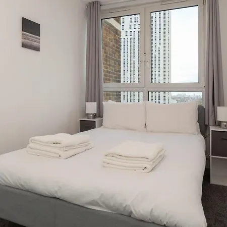 3 Bedroom Old Street - Amazing Views Apartment London