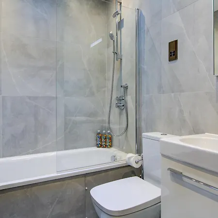 Hybrid Resi - Fulham Near Chelsea And Putney *