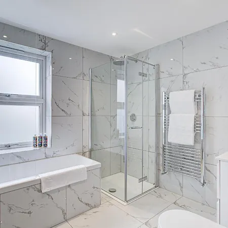 Hybrid Resi - Fulham Near Chelsea And Putney *