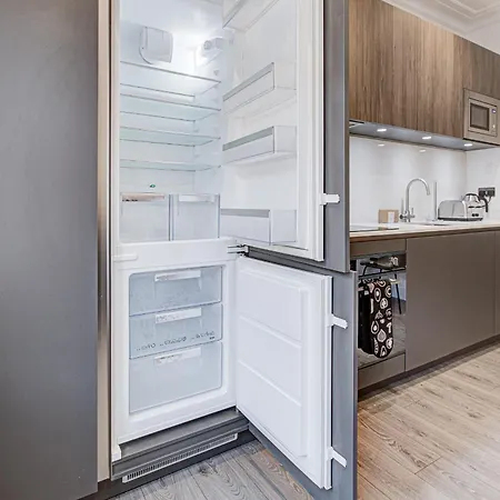 Hybrid Resi - Fulham Near Chelsea And Putney *