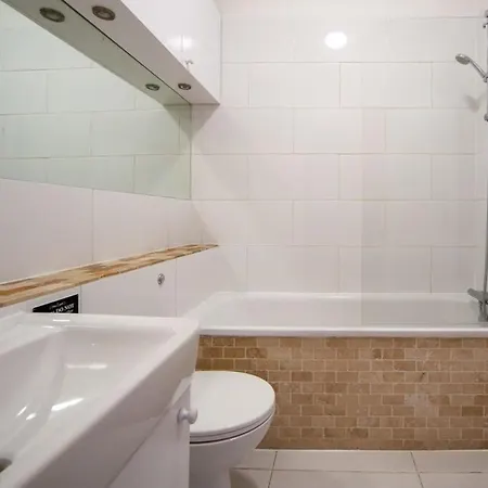 Lovely 2 Bedroom In Tooting Apartment London
