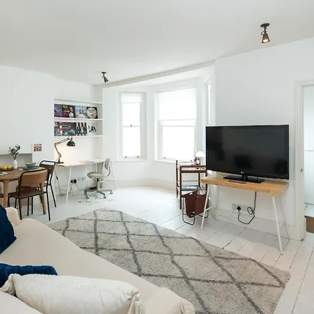 Charming 2-bed Flat In The Heart Of Nottinghill - Steps From Portobello Rd Market And Nottinghill Bookshop Apartment *