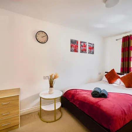 Apartment Cherish Spacious & Amazing 3 Bed House In Hayes & Heathrow West Drayton (Middlesex)