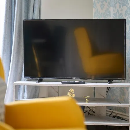 Cherish Spacious & Amazing 3 Bed House In Hayes & Heathrow Apartment West Drayton (Middlesex)
