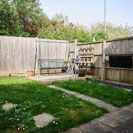 Apartment Cherish Spacious & Amazing 3 Bed House In Hayes & Heathrow *