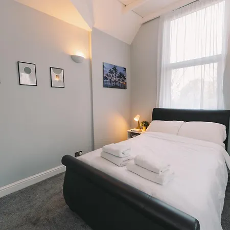 Modern Flat By The Underground. Apartment London