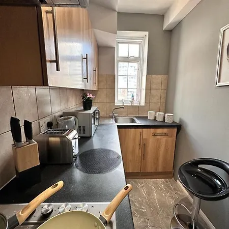 Light Budget Studio On Edgware Road, London