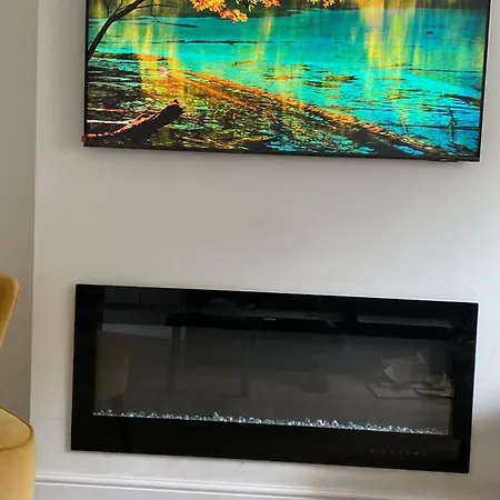 Apartment Two Bedroom Two Bathrooms Superior London