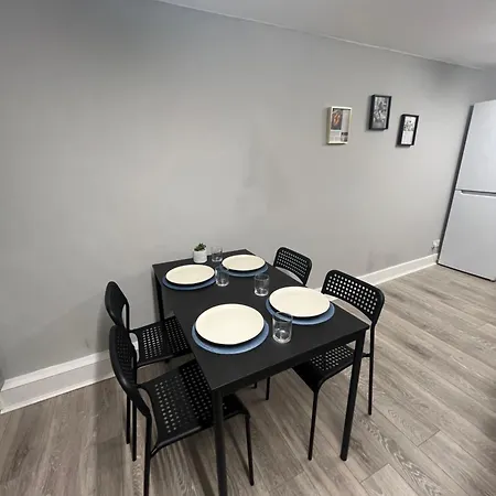 Super 2 Bed Flat London