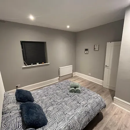 Super 2 Bed Flat