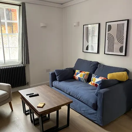Two Bedroom Two Bathrooms Superior London