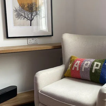 Apartment Two Bedroom Two Bathrooms Superior London