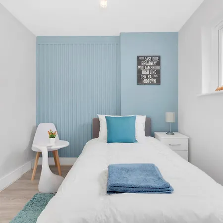 Waterside 4 Bed Apartment