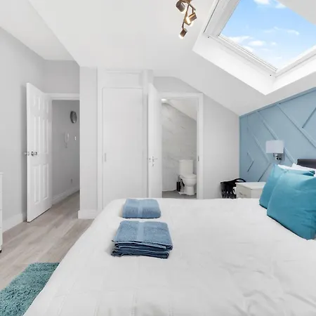 Waterside 4 Bed *