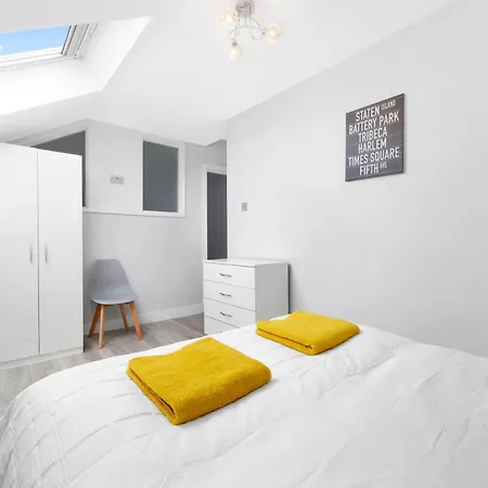 Waterside 4 Bed *