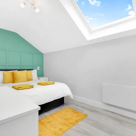 Apartment Waterside 4 Bed London